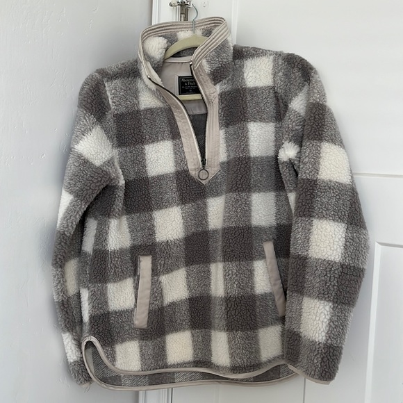 Abercrombie Sherpa pull over - Picture 1 of 1